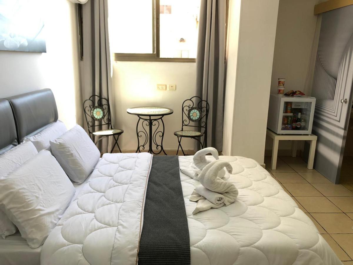 Sea Line Hotel From R&A Group Bat Yam Buitenkant foto