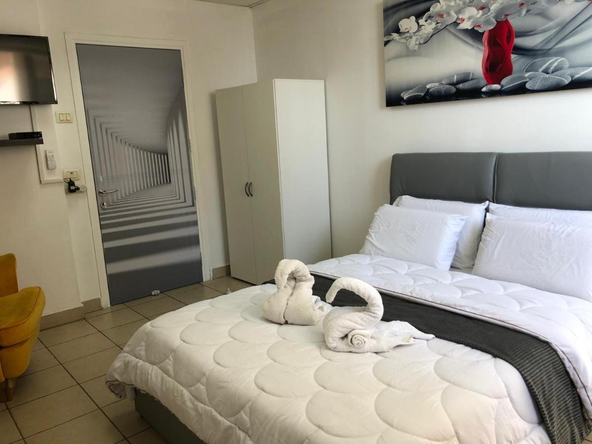 Sea Line Hotel From R&A Group Bat Yam Buitenkant foto