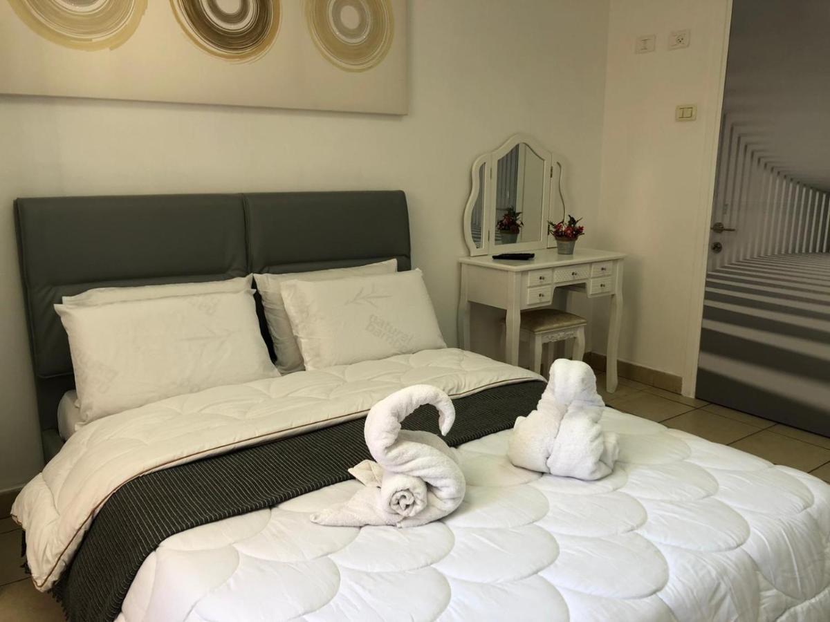 Sea Line Hotel From R&A Group Bat Yam Buitenkant foto