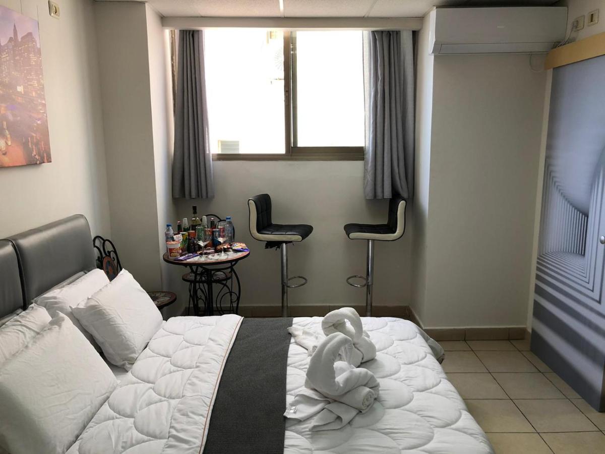 Sea Line Hotel From R&A Group Bat Yam Buitenkant foto