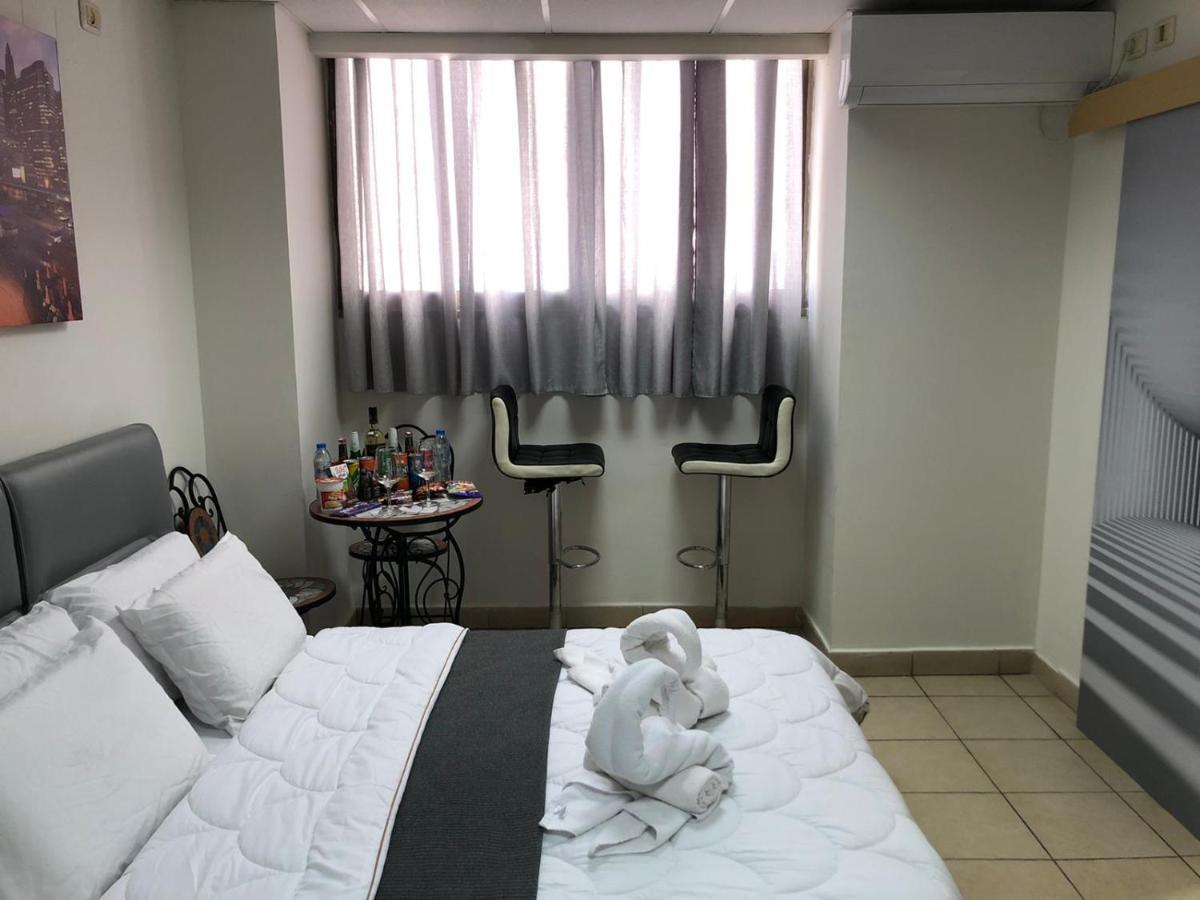 Sea Line Hotel From R&A Group Bat Yam Buitenkant foto