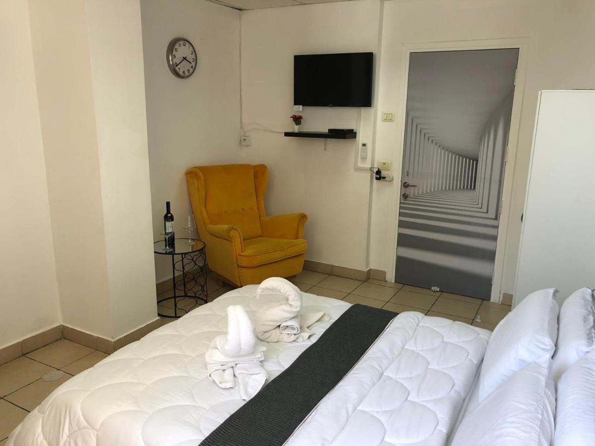 Sea Line Hotel From R&A Group Bat Yam Buitenkant foto