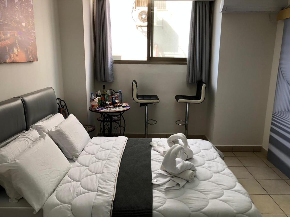 Sea Line Hotel From R&A Group Bat Yam Buitenkant foto