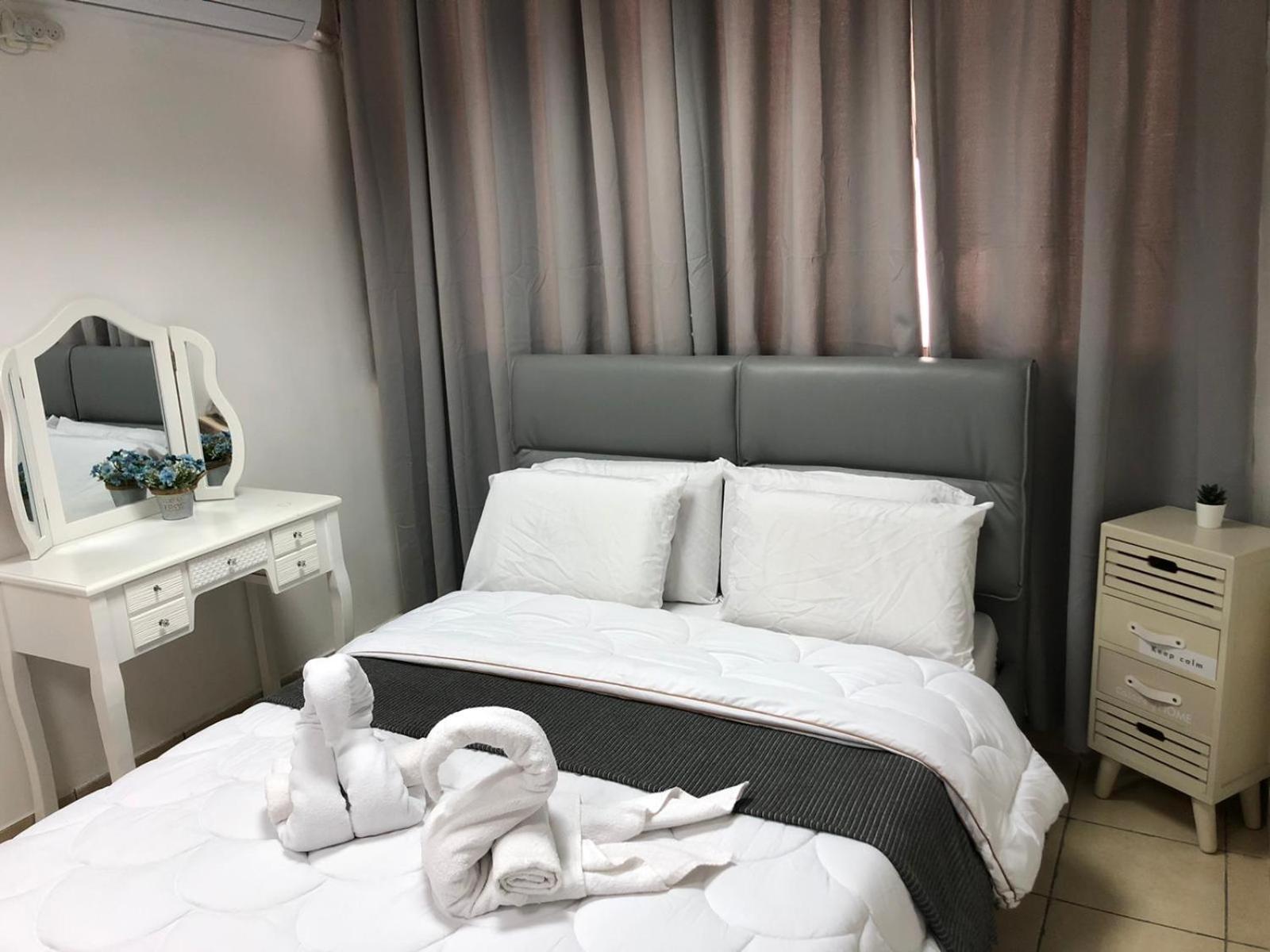 Sea Line Hotel From R&A Group Bat Yam Buitenkant foto