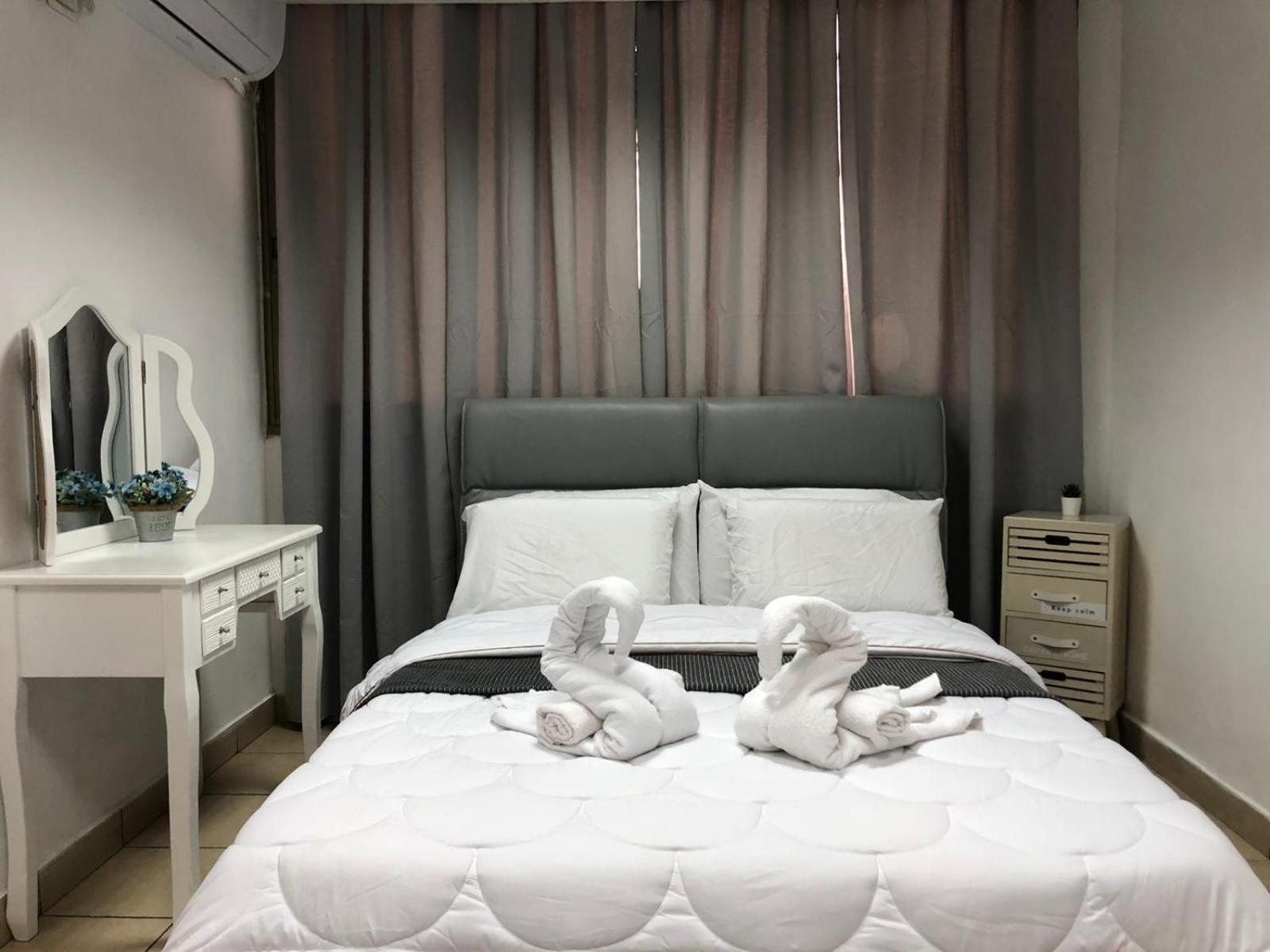 Sea Line Hotel From R&A Group Bat Yam Buitenkant foto