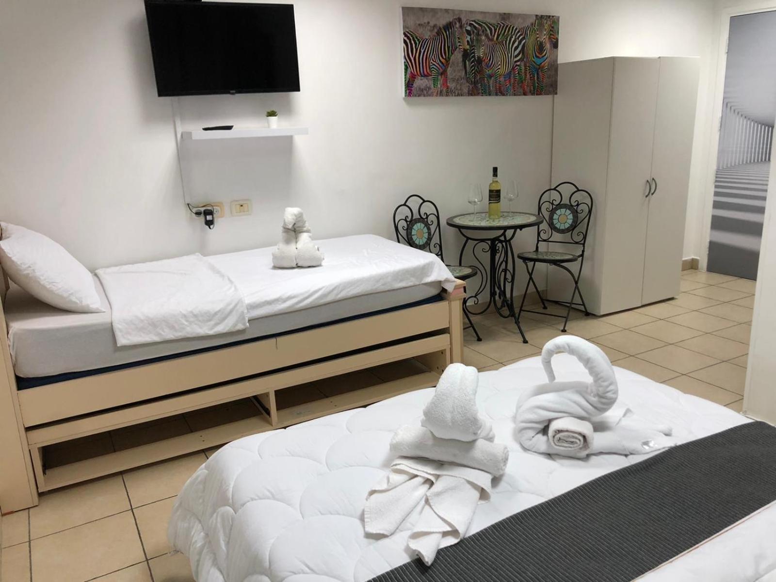 Sea Line Hotel From R&A Group Bat Yam Buitenkant foto